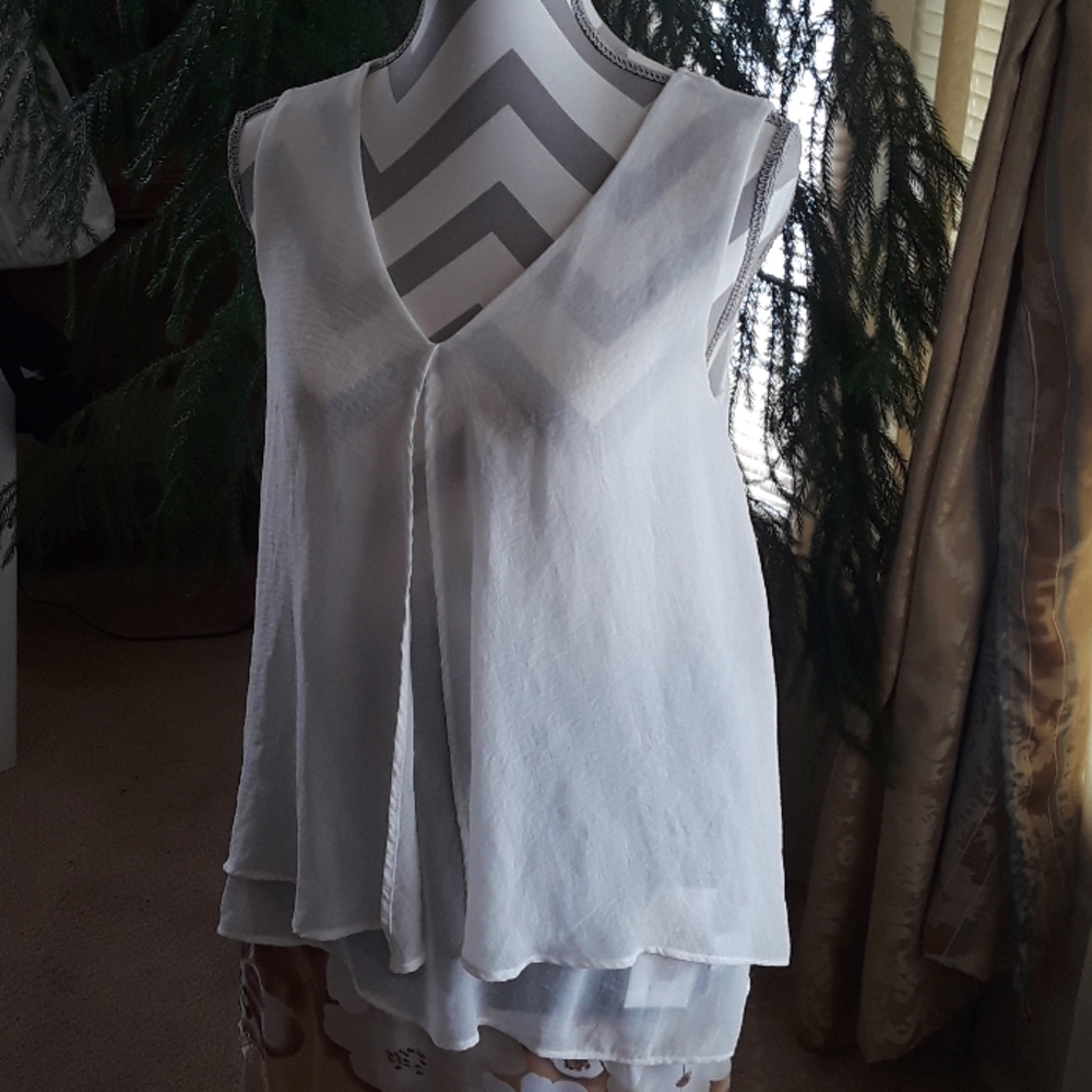 Bobeau white sheer tank top sz M